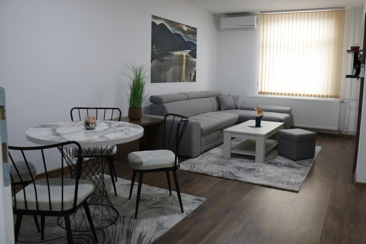 Royal City Apartments يايتشه المظهر الخارجي الصورة