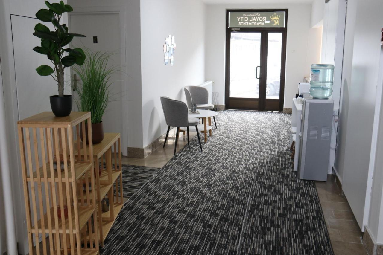 Royal City Apartments يايتشه المظهر الخارجي الصورة