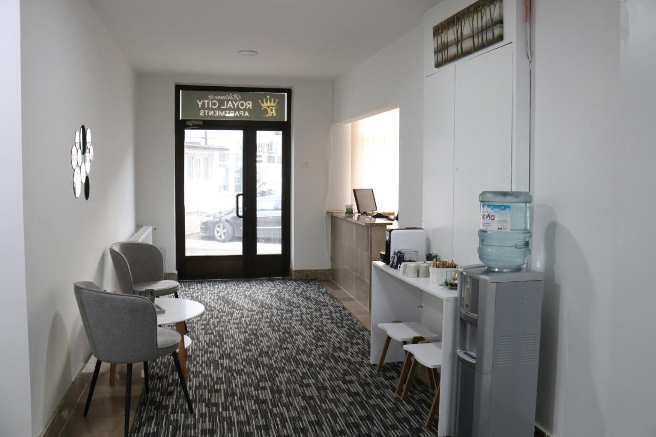 Royal City Apartments يايتشه المظهر الخارجي الصورة