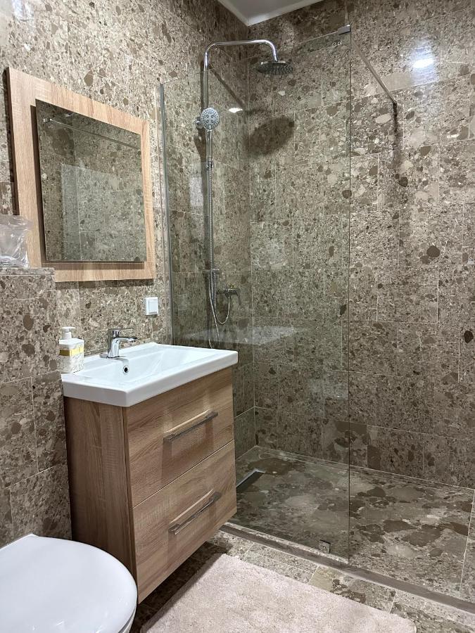 Royal City Apartments يايتشه المظهر الخارجي الصورة